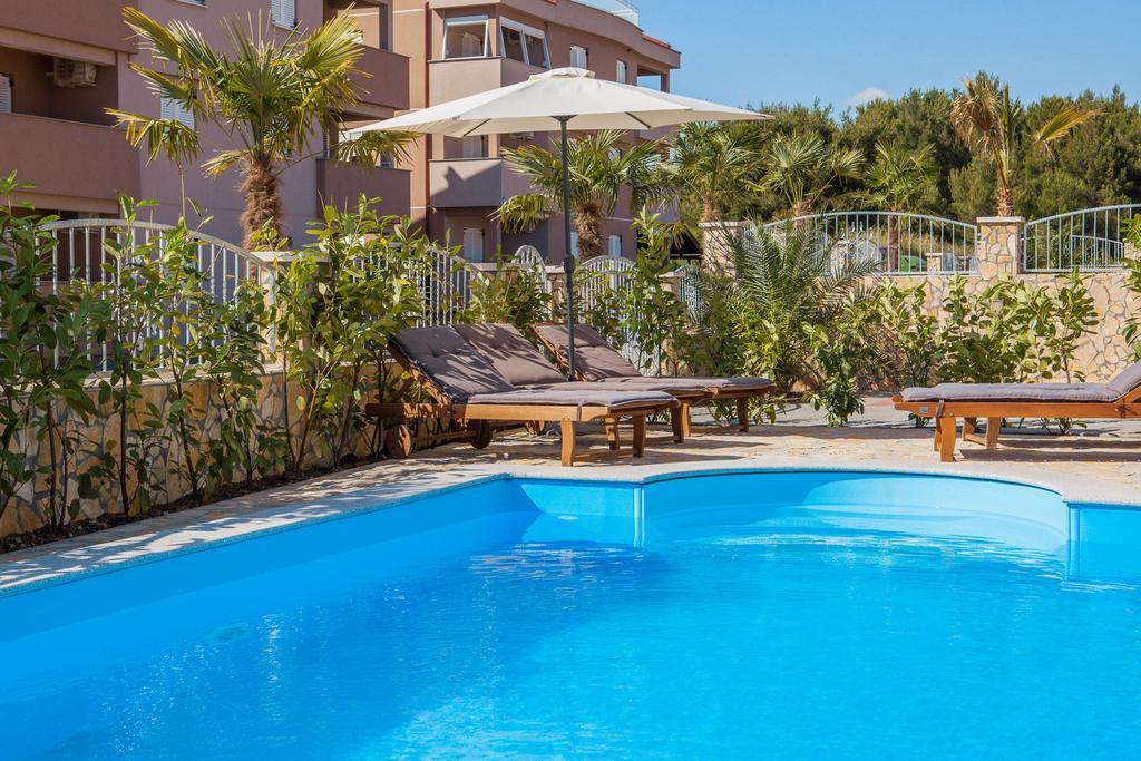 Boutique Hotel Bora & Villas Garamm Pakoštane Eksteriør bilde
